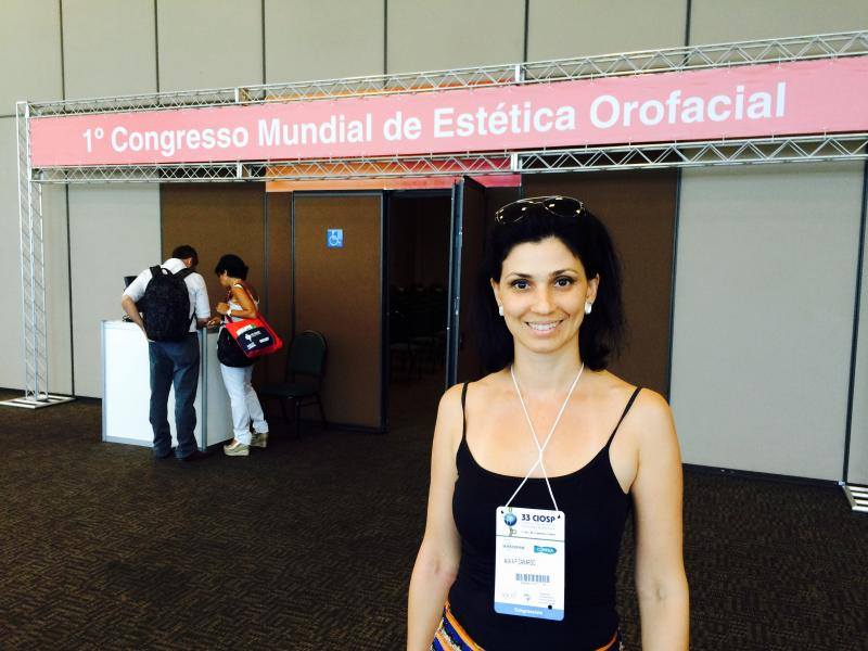 Dr. Ana, da equipe da Clínica São Lucas, esteve presente no 1º Congresso Mundial de Estética Orofacial